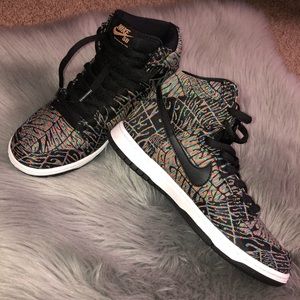 (SOLD) big boys size 7. Nike SBs